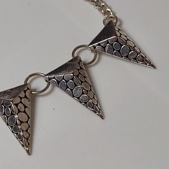 Silver Tone Metal Spikey Necklace Adjustable 18 To 20 Inches Long - Picture 6 of 11